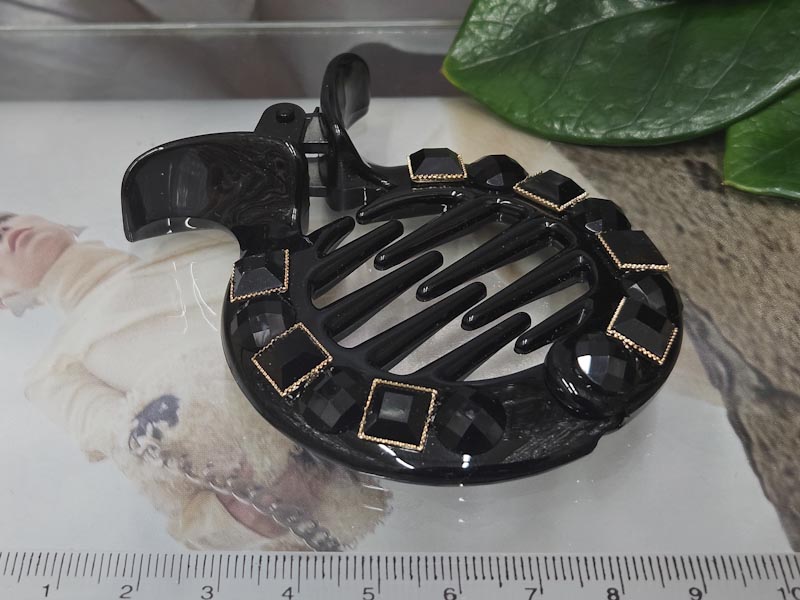 Заколка 1031005500522: цена 280 рублей.