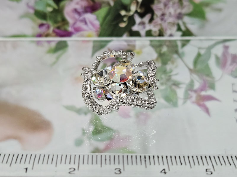 Брошь 1720006500128: цена 200 рублей.