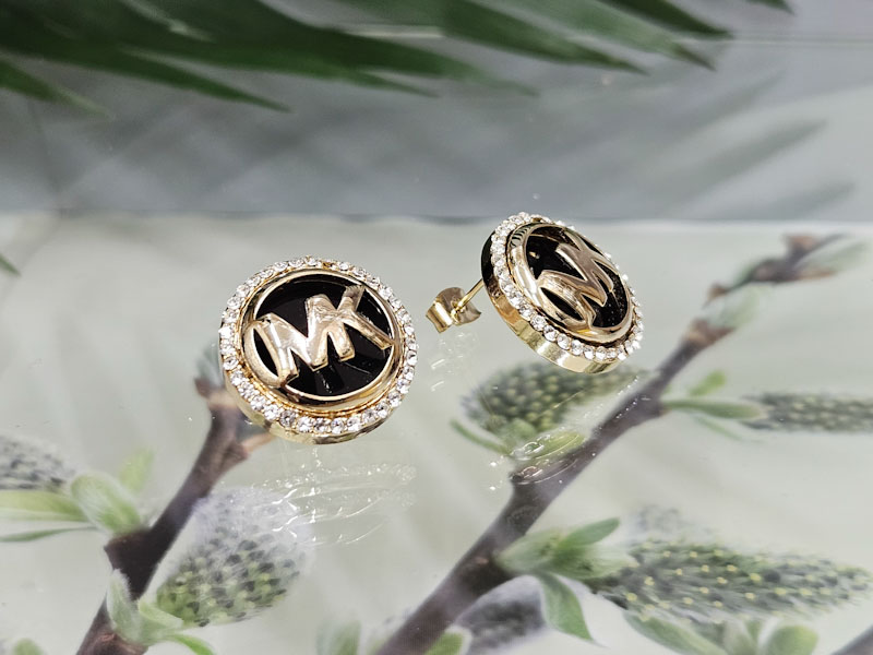 Серьги 2238006500103: цена 820 рублей.