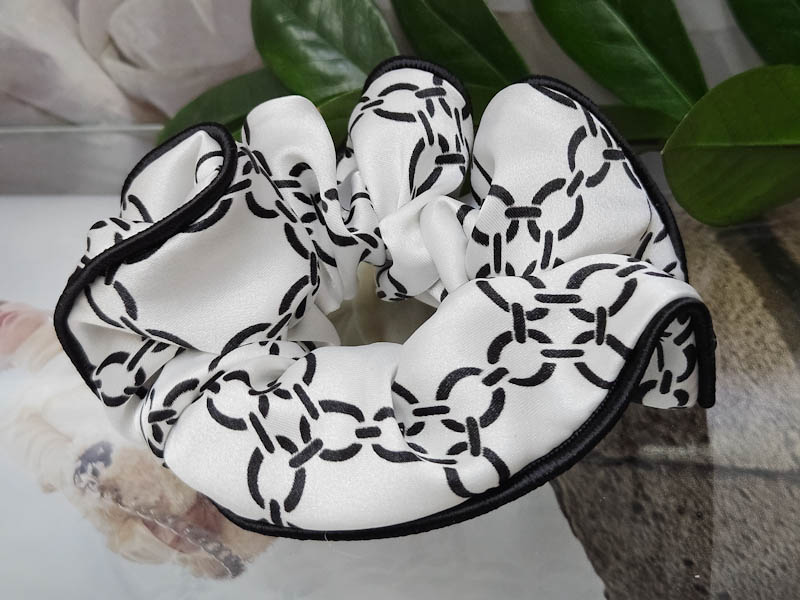 Резинка 1226005500218: цена 230 рублей.