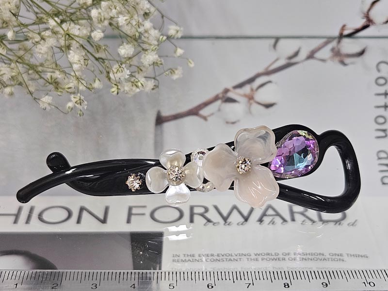 Заколка 1031005500362: цена 295 рублей.