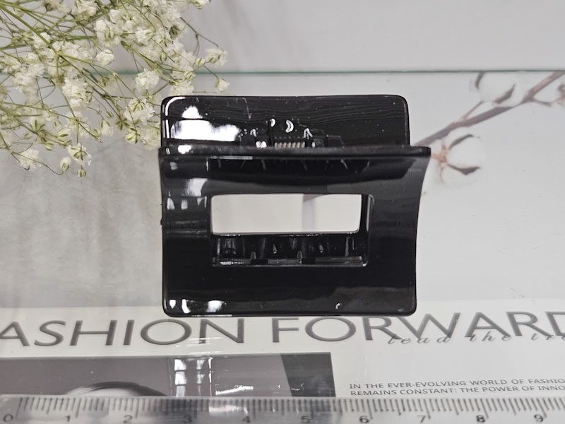 Заколка 1833005500287: цена 70 рублей.