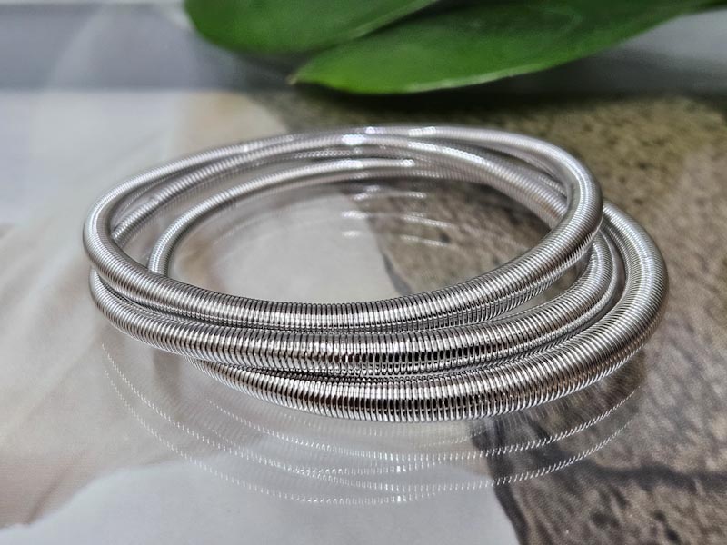 Браслет 1021006500225: цена 330 рублей.