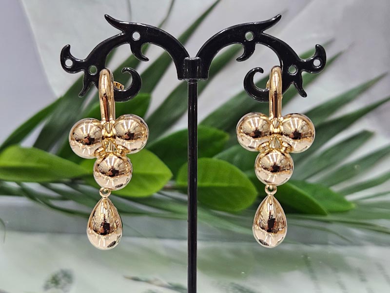 Серьги 2209006500028: цена 820 рублей.