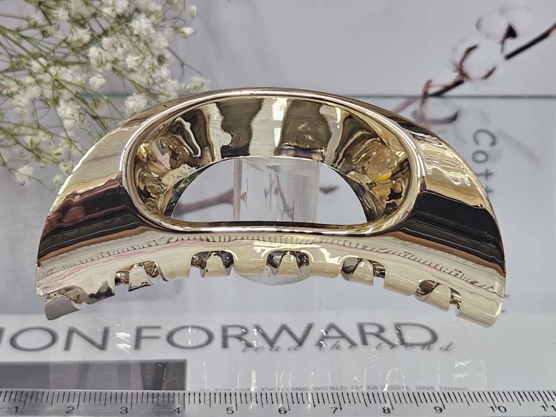 Заколка 1085005500143: цена 295 рублей.