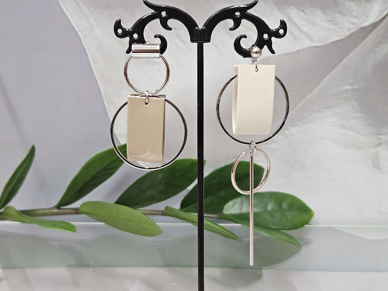 Серьги 1588006500018: цена 540 рублей.