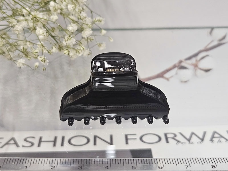 Заколка 1833005500119: цена 50 рублей.