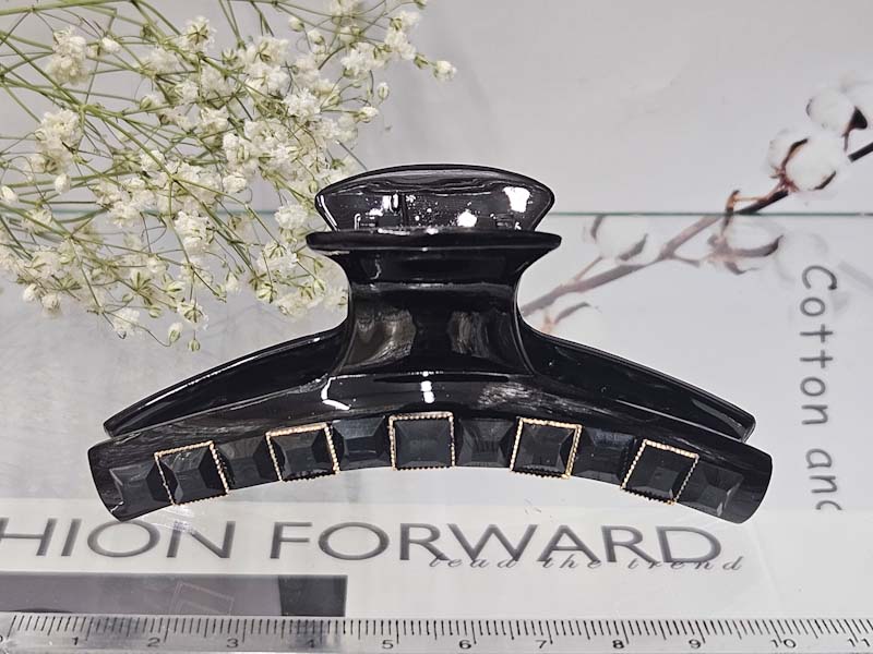 Заколка 1031005500782: цена 330 рублей.