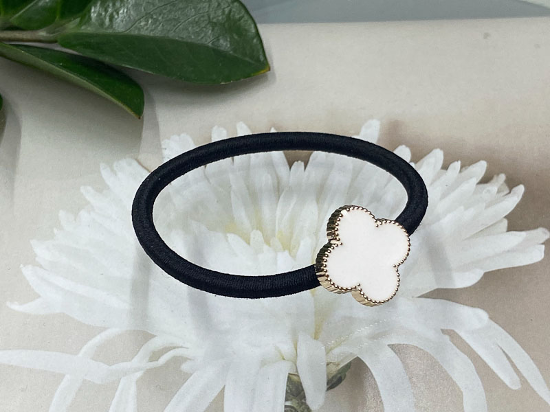 Резинка 1039005500481: цена 100 рублей.