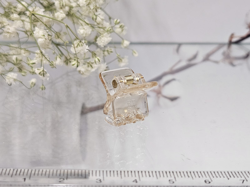 Заколка 1833005500089: цена 30 рублей.