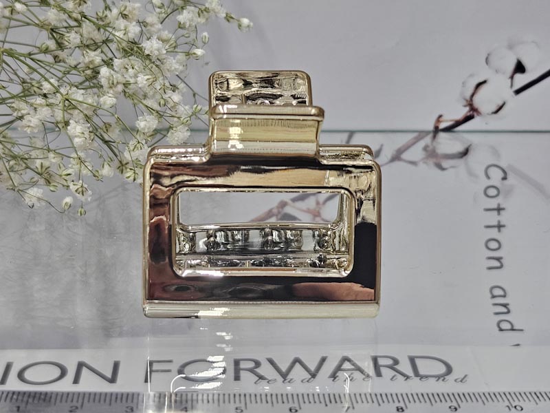 Заколка 1085005500105: цена 250 рублей.