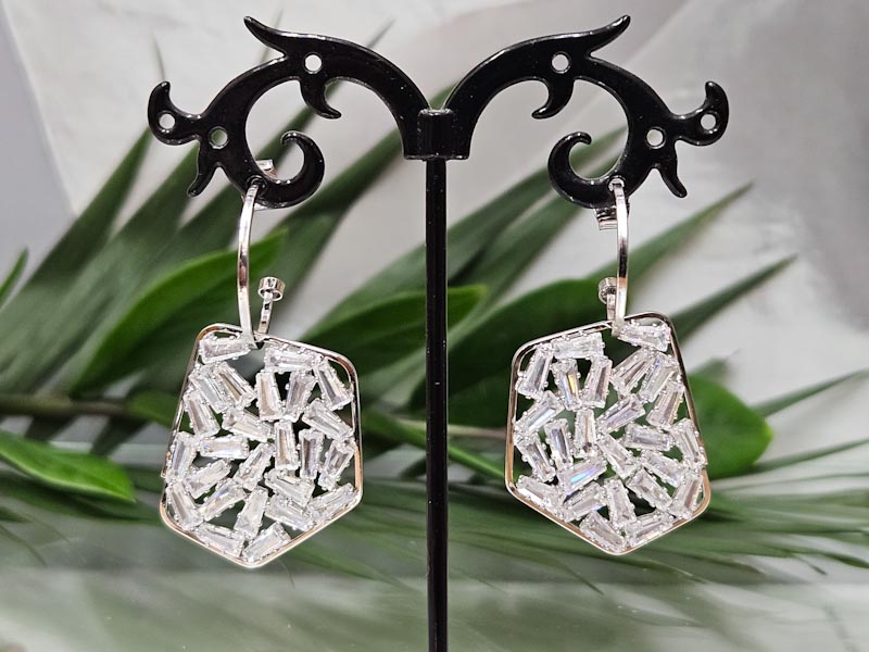 Серьги 1036006500175 Серьги 1036006500175: цена 1150 рублей.