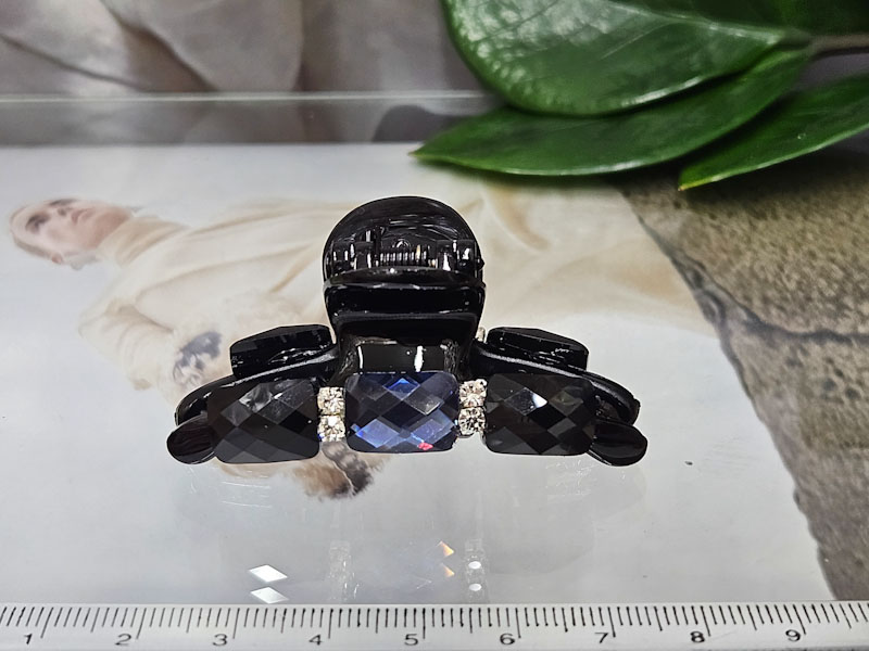 Заколка 1025005500422: цена 215 рублей.