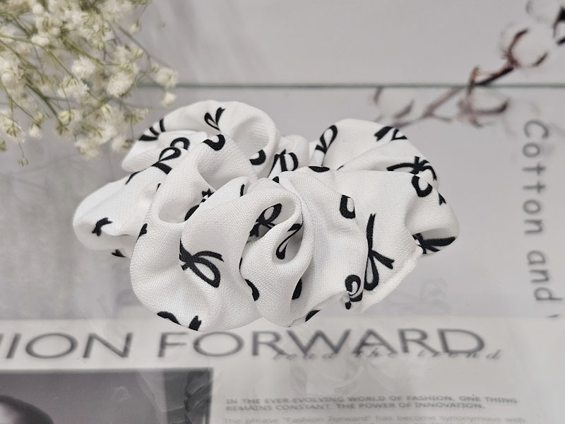 Резинка 1977005500240: цена 100 рублей.