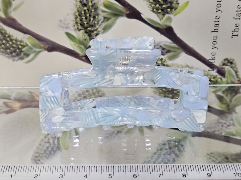 Заколка 1743003500113: цена 280 рублей.