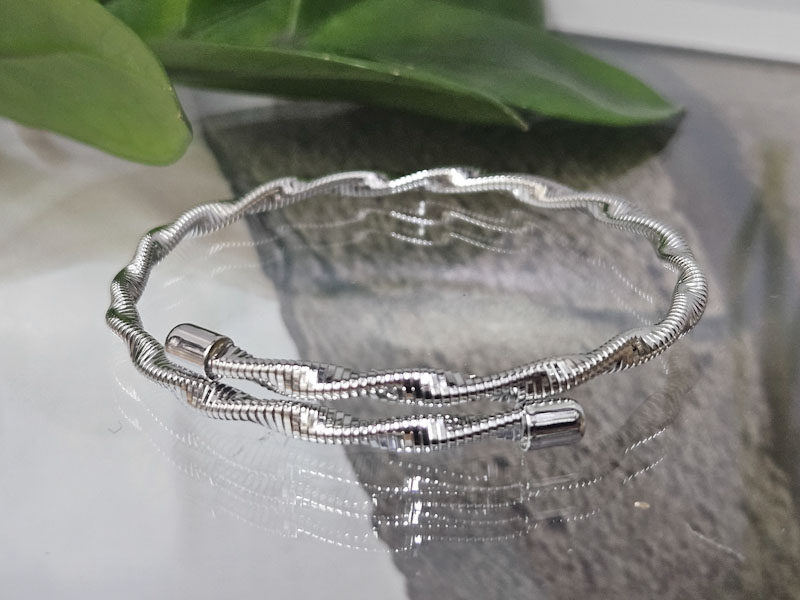 Браслет 1021006500157: цена 250 рублей.