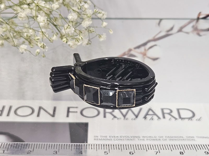 Заколка 1031005501031: цена 230 рублей.