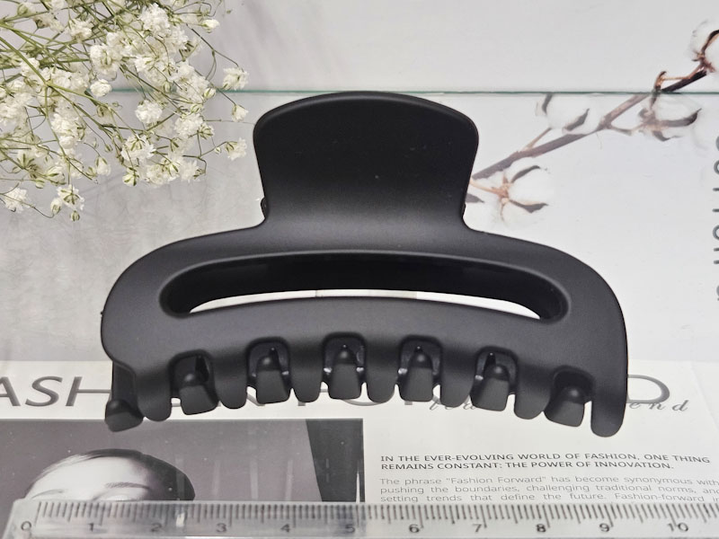 Заколка 1833005500027: цена 100 рублей.