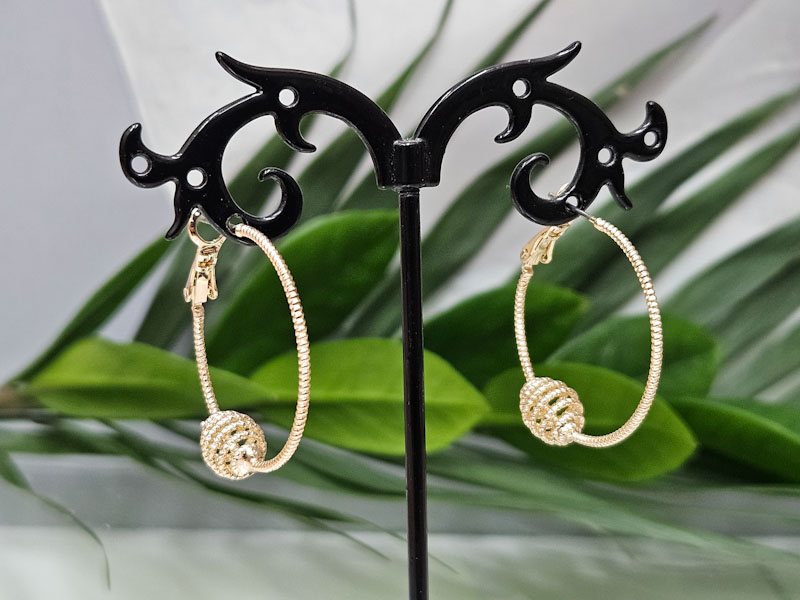 Серьги 1100006500128: цена 250 рублей.