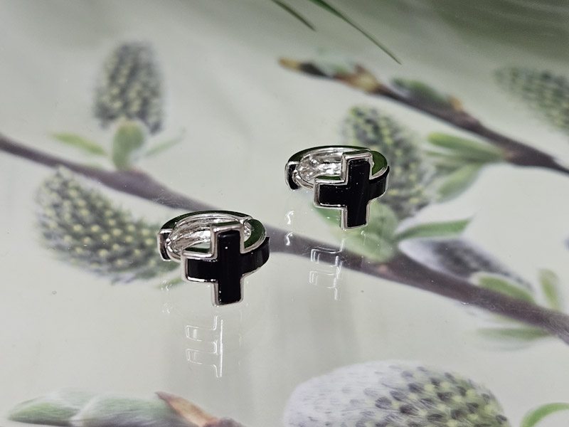 Серьги 1300006500085: цена 985 рублей.