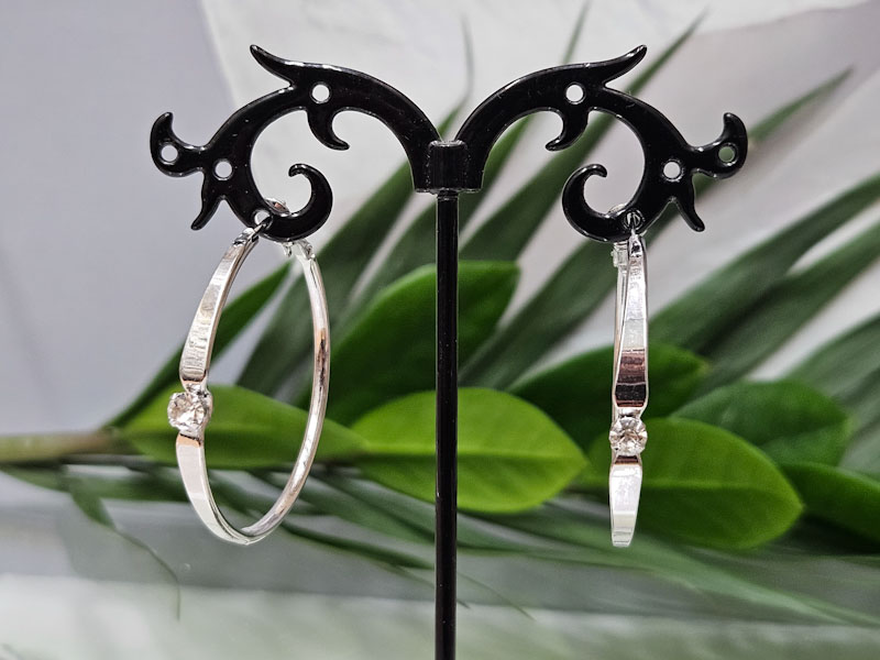 Серьги 1100006500074: цена 330 рублей.