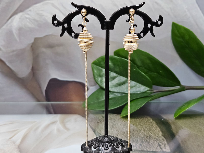 Серьги 1096006500216: цена 495 рублей.