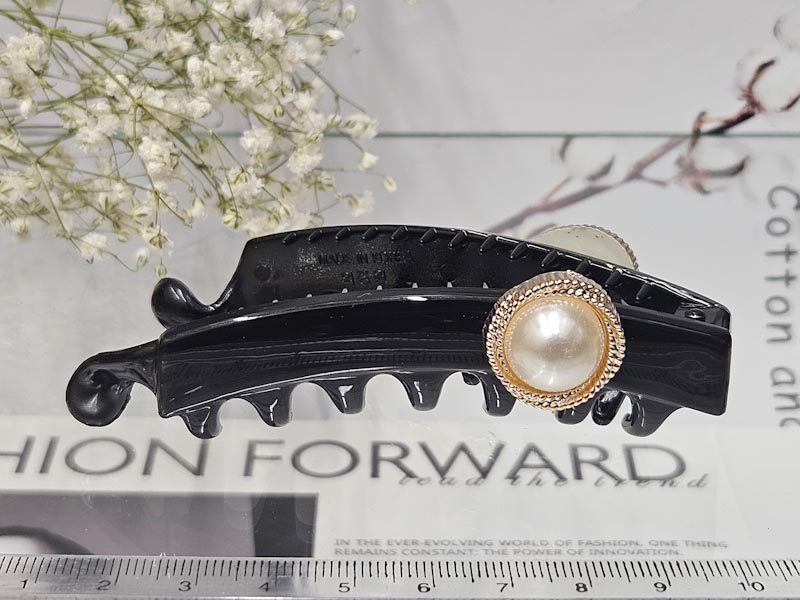 Заколка 1025005500354: цена 230 рублей.