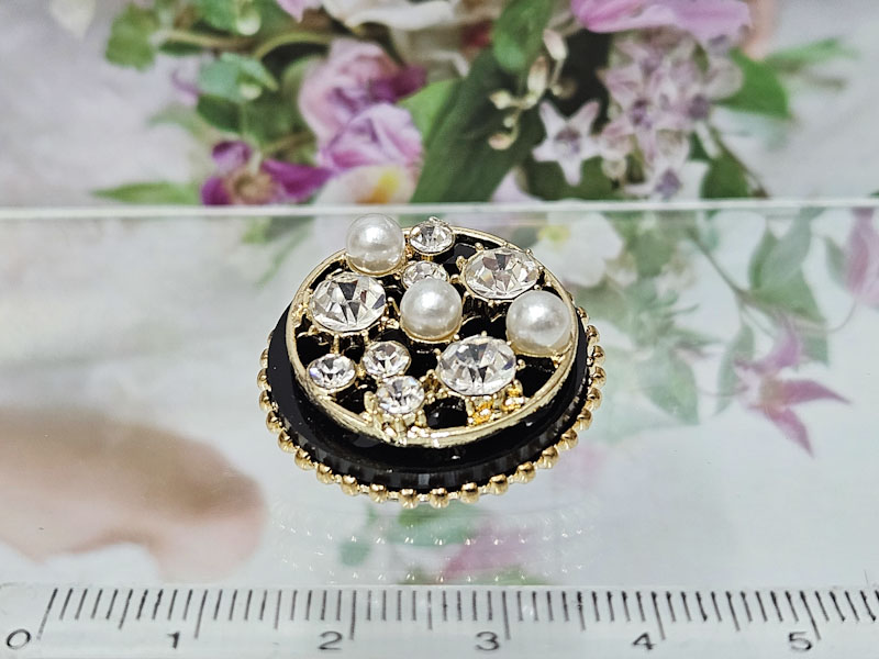 Брошь 1023006500243: цена 265 рублей.