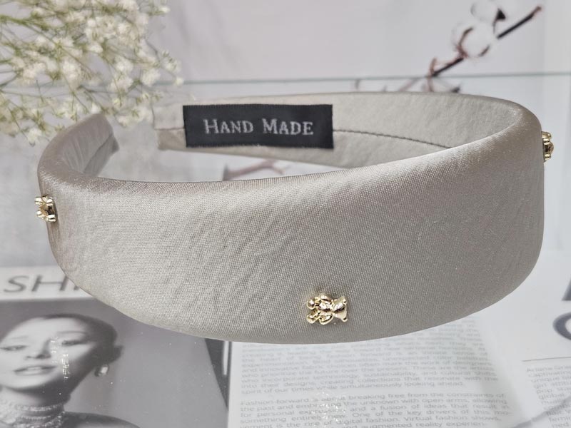 Ободок 2173005500016: цена 655 рублей.