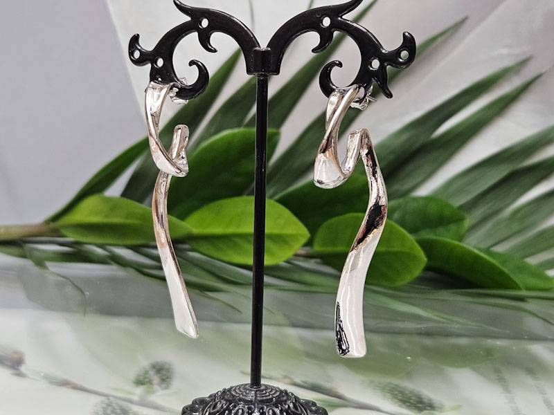 Серьги 2209006500042: цена 625 рублей.