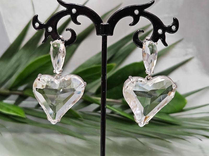 Серьги 1036006500052: цена 820 рублей.