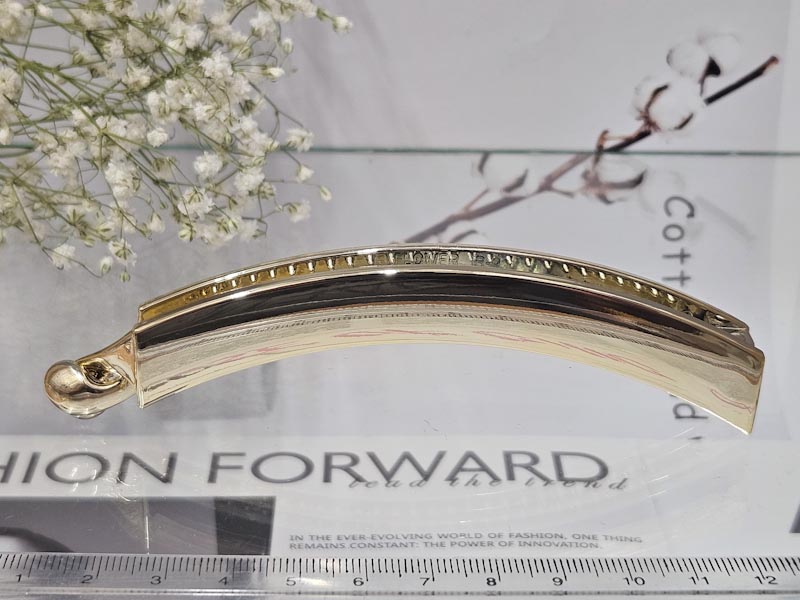 Заколка 1085005500181: цена 265 рублей.