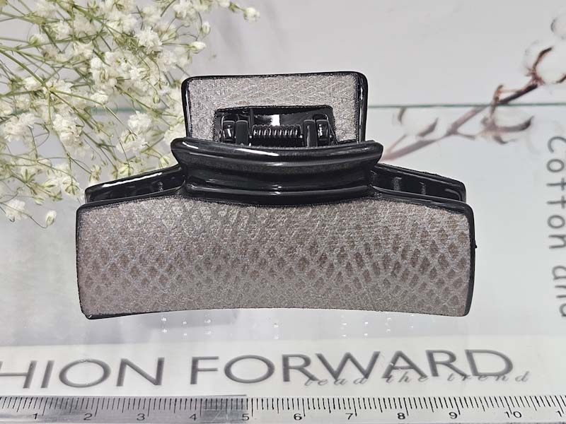 Заколка 1072005500181: цена 330 рублей.