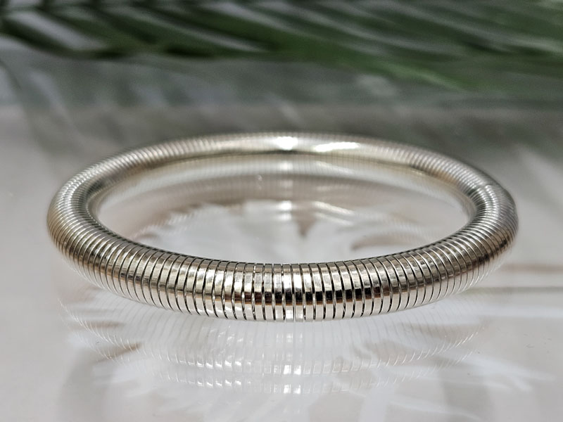 Браслет 1990006500064: цена 410 рублей.