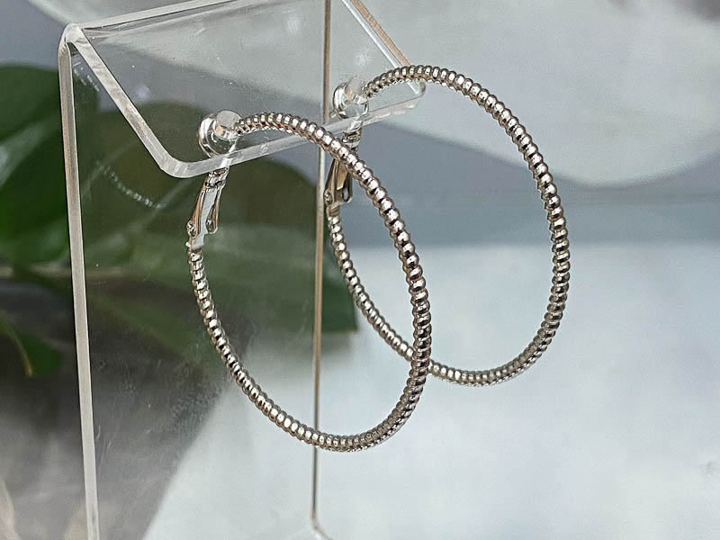 Серьги 1021006500126: цена 215 рублей.