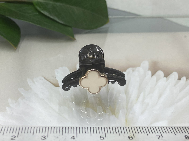 Заколка 1031005500232: цена 100 рублей.