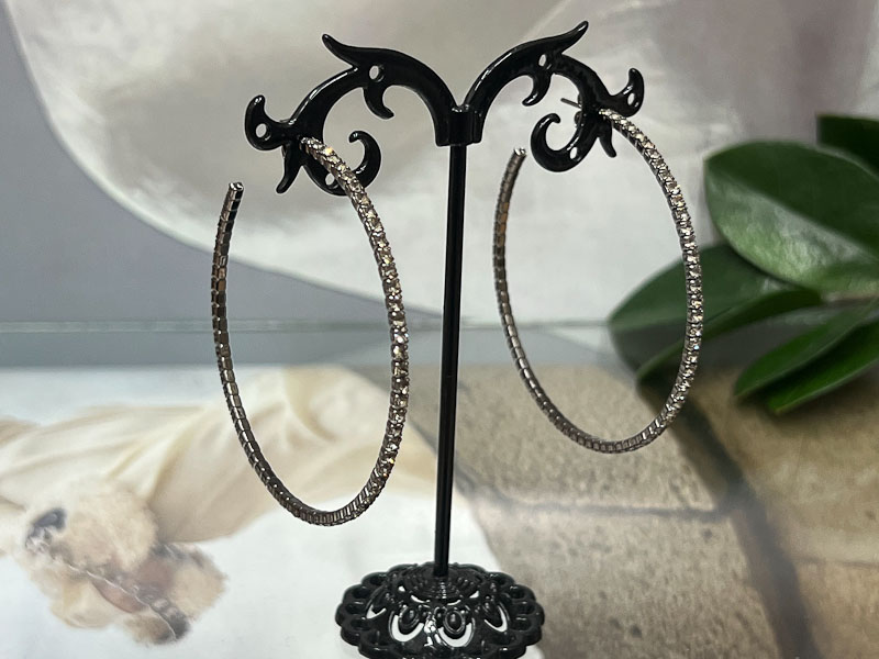 Серьги 1962006500115: цена 330 рублей.