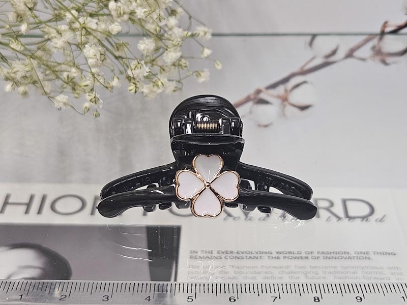 Заколка 1025005500415: цена 200 рублей.